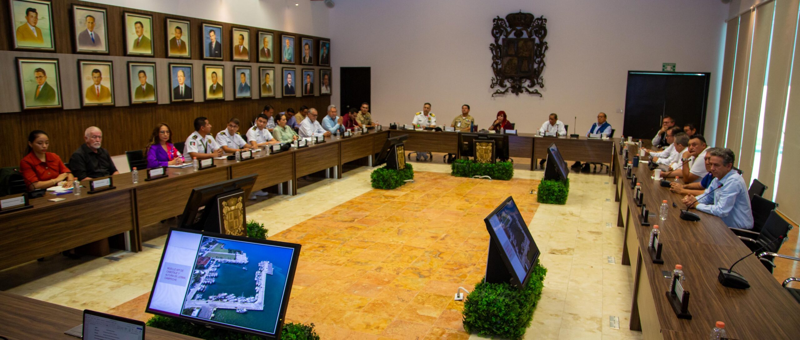 ANALIZAN ESTRATEGIAS CONJUNTAS PARA EL RETIRO DE EMBARCACIONES CAMARONERAS HUNDIDAS E INSERVIBLES EN EL RECINTO PORTUARIO DE LERMA