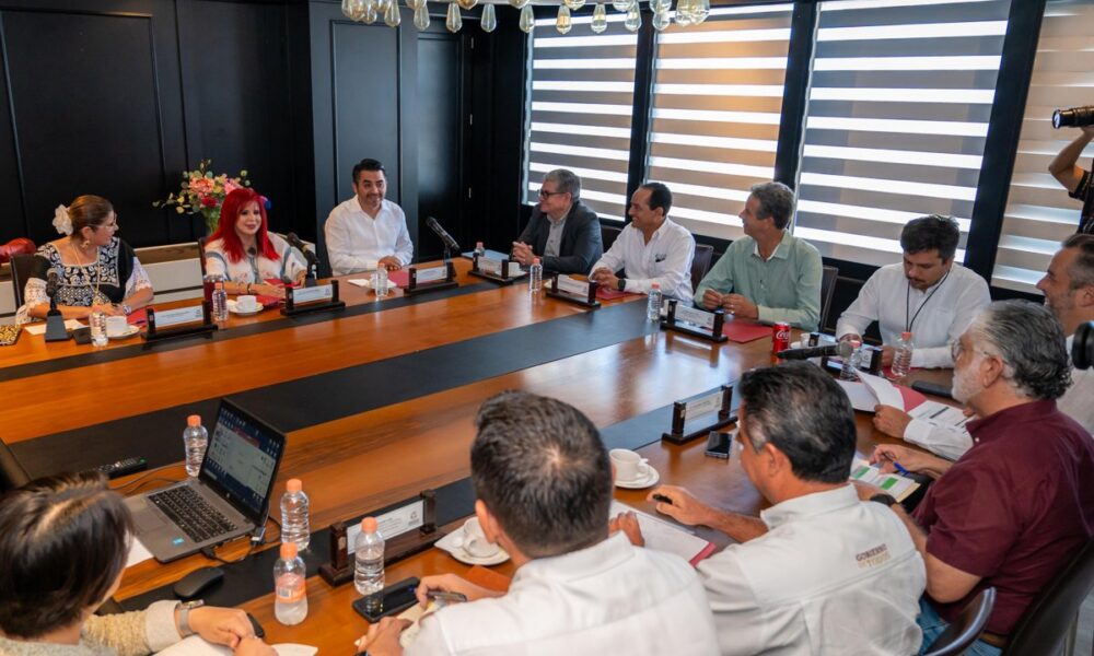 LA GOBERNADORA LAYDA SANSORES SAN ROMÁN Y EL DIRECTOR DE CONAGUA, EFRAÍN MORALES, ANALIZARON PROYECTOS DE INFRAESTRUCTURA HIDRÁULICA PARA CAMPECHE