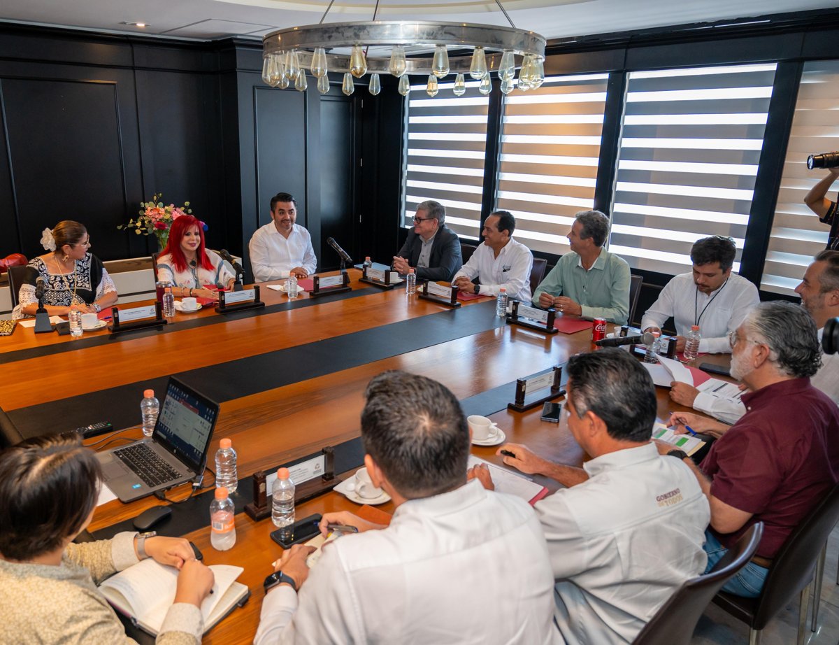LA GOBERNADORA LAYDA SANSORES SAN ROMÁN Y EL DIRECTOR DE CONAGUA, EFRAÍN MORALES, ANALIZARON PROYECTOS DE INFRAESTRUCTURA HIDRÁULICA PARA CAMPECHE