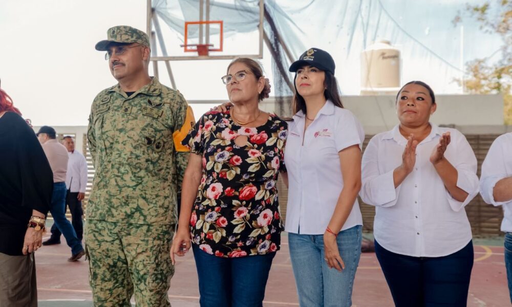 LA GOBERNADORA, LAYDA SANSORES SAN ROMÁN, ATENDIÓ IN SITU A PESCADORES DE ISLA ARENA, LA COMUNIDAD CAMPECHANA MÁS AZOTADA POR EL HURACÁN “MILTON”