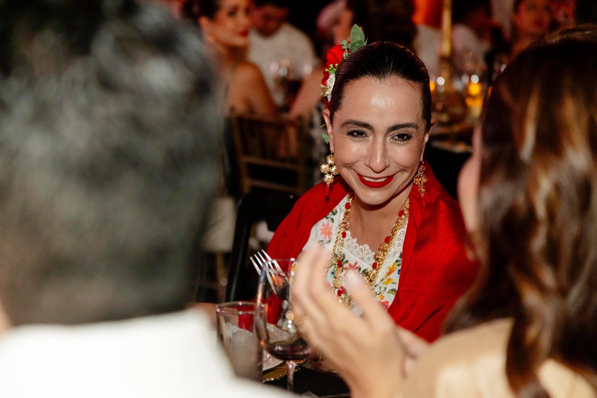 LA GOBERNADORA LAYDA SANSORES SAN ROMÁN ENTREGÓ EL PREMIO “EL PREGONERO”