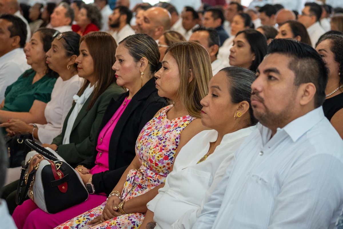 RECIBIÓ LA GOBERNADORA LAYDA SANSORES SAN ROMÁN EL INFORME ANUAL DE LABORES DEL PRESIDENTE DEL PODER JUDICIAL DEL ESTADO