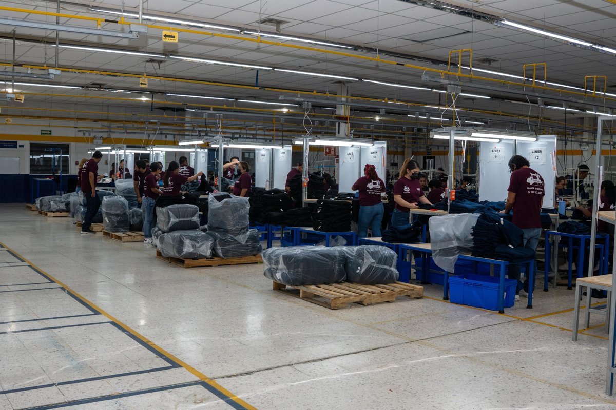 LA GOBERNADORA, LAYDA SANSORES SAN ROMÁN, PUSO EN MARCHA UNO DE LOS PROYECTOS INDUSTRIALES DE 1,200 EMPLEOS EN SEYBAPLAYA