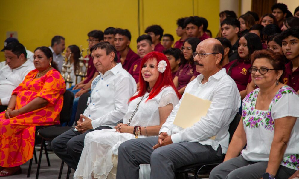 EN EL 30 ANIVERSARIO DEL CECYTEC, LA GOBERNADORA, LAYDA SANSORES SAN ROMÁN, REAFIRMÓ SUS COMPROMISOS CON LOS ALUMNOS, DOCENTES Y DIRECTIVOS