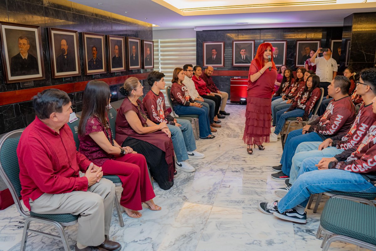 SE REÚNE LA GOBERNADORA, LAYDA SANSORES, CON INTEGRANTES DEL PROGRAMA EXPERIENCIA QUE TRANSFORMA