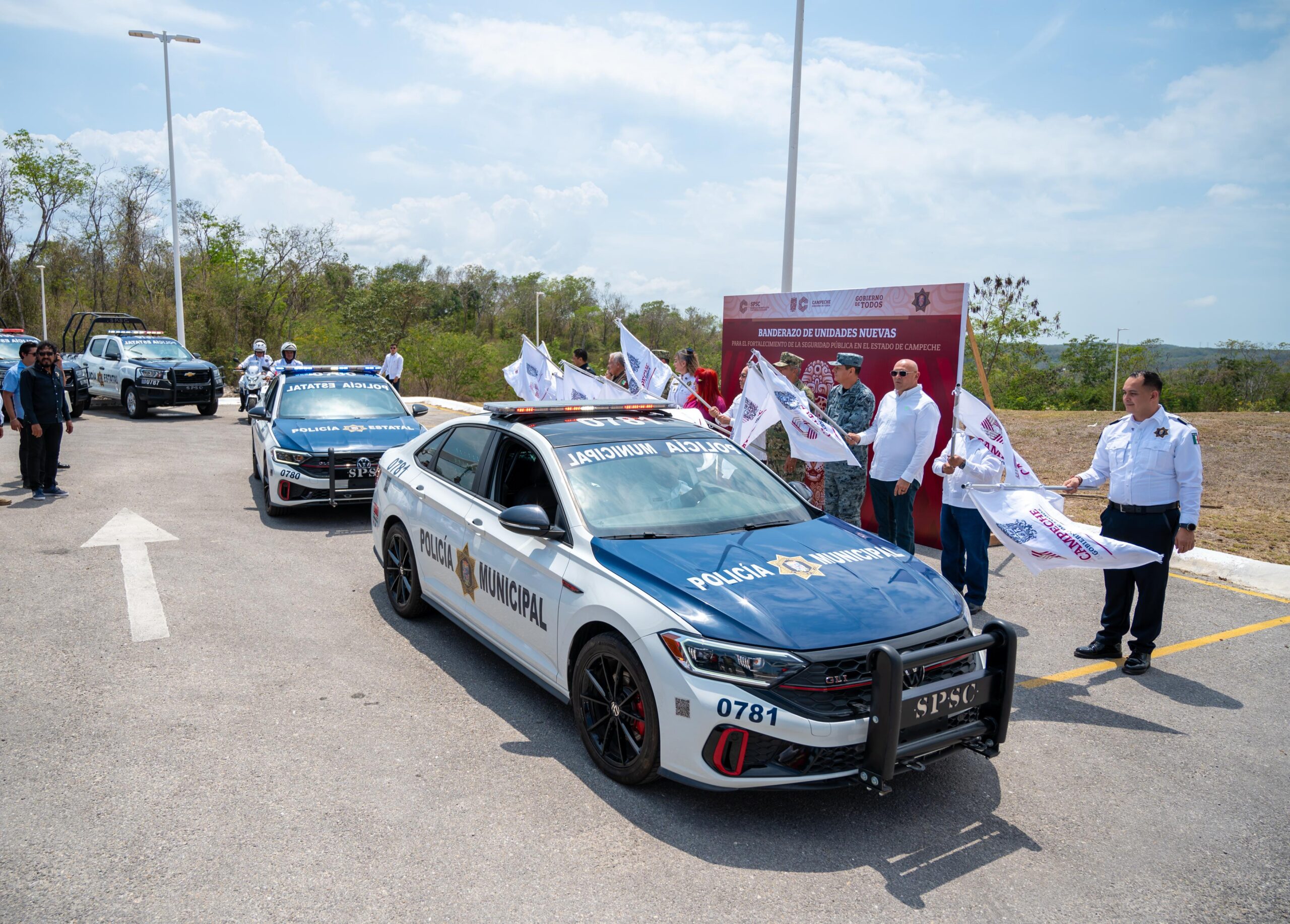 FOTOS: FORTALECEN EL SISTEMA DE SEGURIDAD PÚBLICA; LA GOBERNADORA LAYDA SANSORES SAN ROMÁN ENTREGÓ EQUIPAMIENTO POR MÁS DE $56 MILLONES A LA SPSC