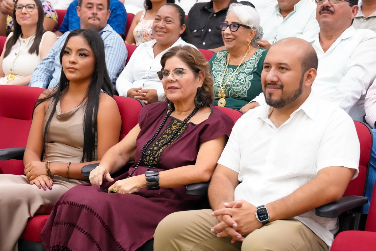 ATESTIGUÓ LA GOBERNADORA LAYDA SANSORES SAN ROMÁN EL PRIMER INFORME DE GOBIERNO DEL ALCALDE DE CANDELARIA JAIME MUÑOZ MORFÍN