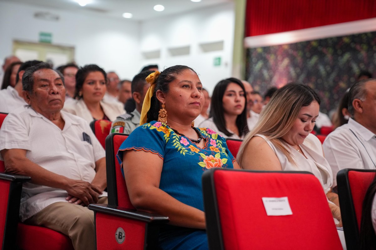LA GOBERNADORA LAYDA SANSORES SAN ROMÁN ATESTIGUÓ EL PRIMER INFORME DE CLAUDETH SARRICOLEA CASTILLEJO, ALCALDESA DE CHAMPOTÓN