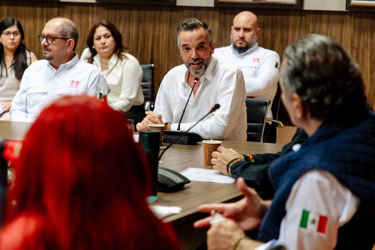 LA GOBERNADORA, LAYDA SANSORES, Y EL DIRECTOR DEL INFONAVIT, OCTAVIO ROMERO, FIRMAN CONVENIO DEL PROGRAMA NACIONAL VIVIENDA PARA EL BIENESTAR