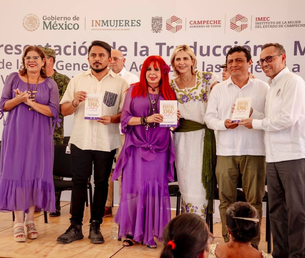PRESENTAN ANTE LA GOBERNADORA LAYDA SANSORES SAN ROMÁN LA TRADUCCIÓN AL MAYA DE LA LEY GENERAL DE ACCESO DE LAS MUJERES A UNA VIDA LIBRE DE VIOLENCIA