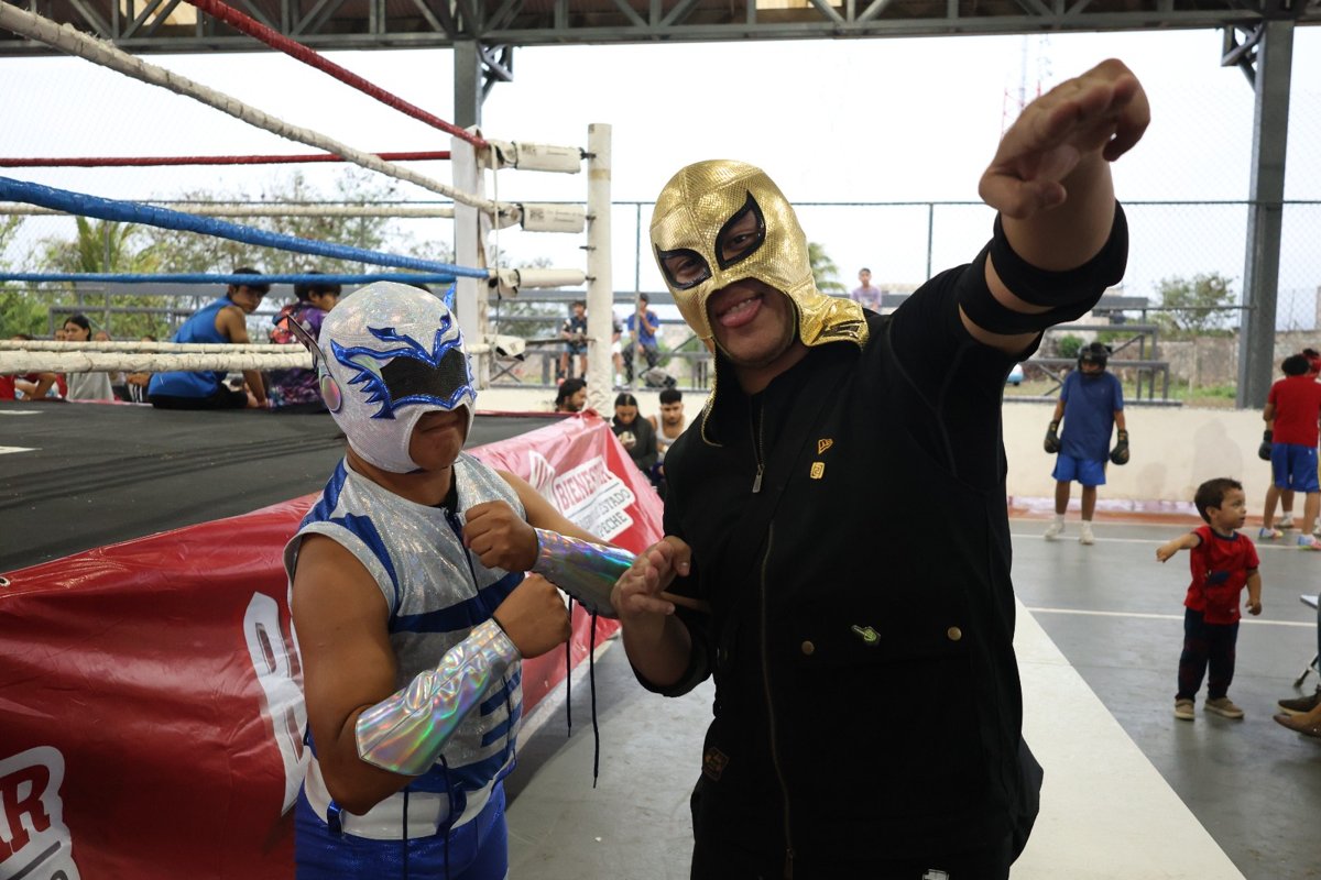 GRAN ÉXITO EN LA PELEA DE BOX Y EXHIBICIONES DE LUCHA LIBRE EN LA COLONIA AMPLIACIÓN ESPERANZA