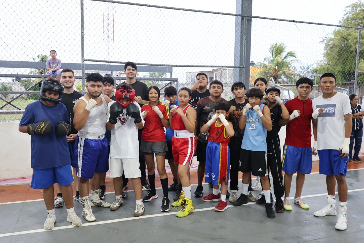 GRAN ÉXITO EN LA PELEA DE BOX Y EXHIBICIONES DE LUCHA LIBRE EN LA COLONIA AMPLIACIÓN ESPERANZA