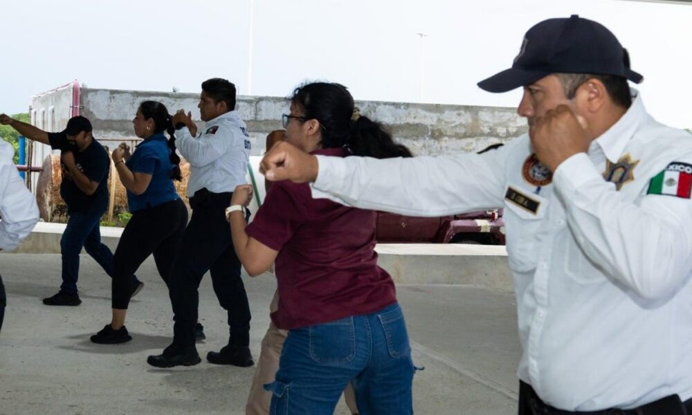 IMPARTEN CLASE DE BOXEO EN LA SPSC