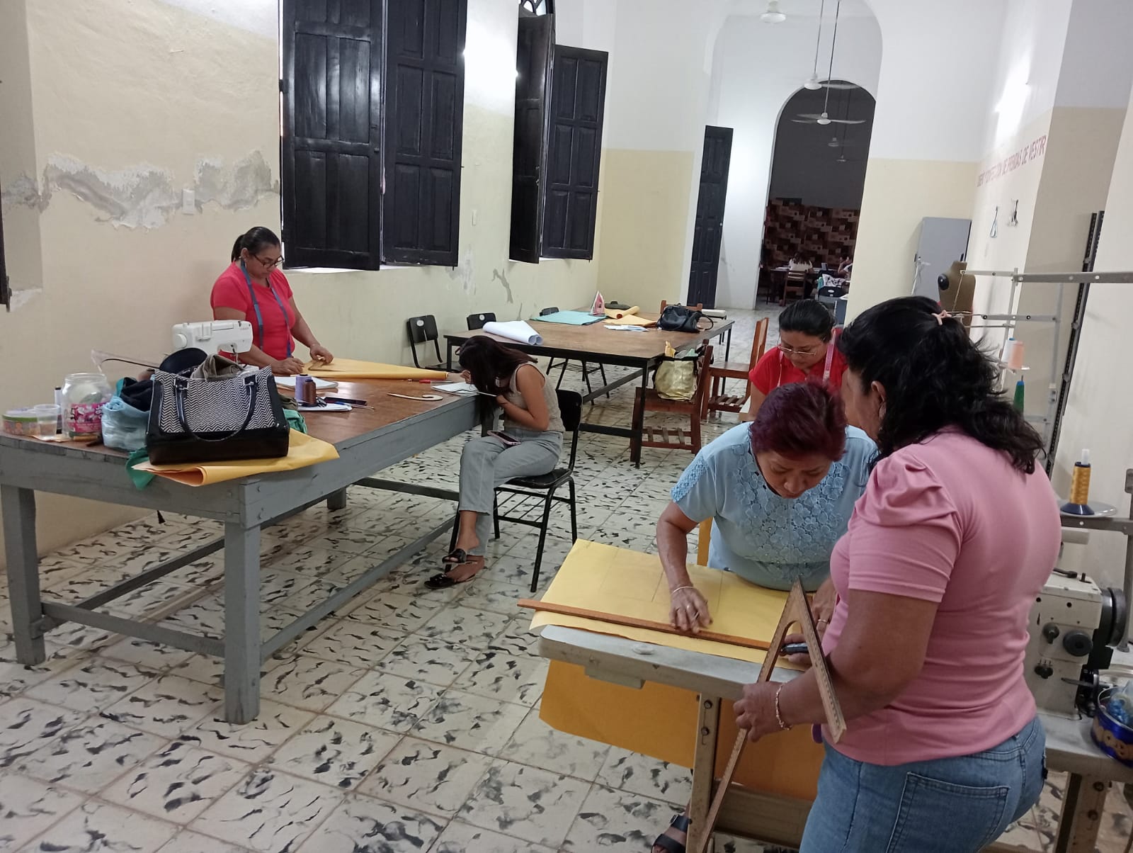 ICAT ACCIÓN MÓVIL DZITBALCHÉ IMPULSA EL EMPRENDIMIENTO Y EL DESARROLLO ECONÓMICO A TRAVÉS DE SU OFERTA EDUCATIVA DEL MES DE FEBRERO