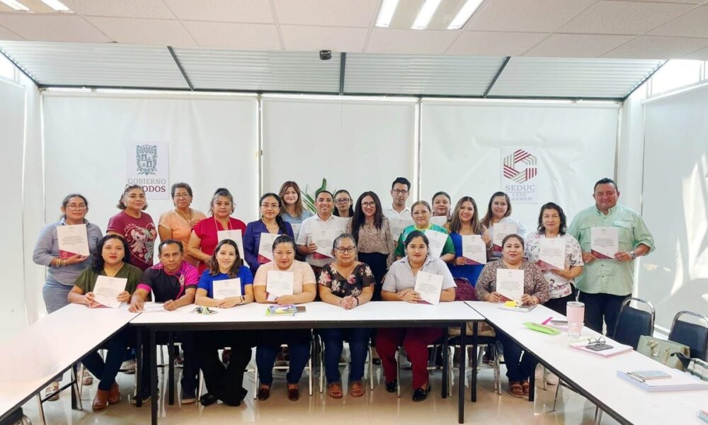 SUPERVISORES REFUERZAN CONOCIMIENTOS SOBRE ATENCIÓN A ALUMNOS SOBRESALIENTES