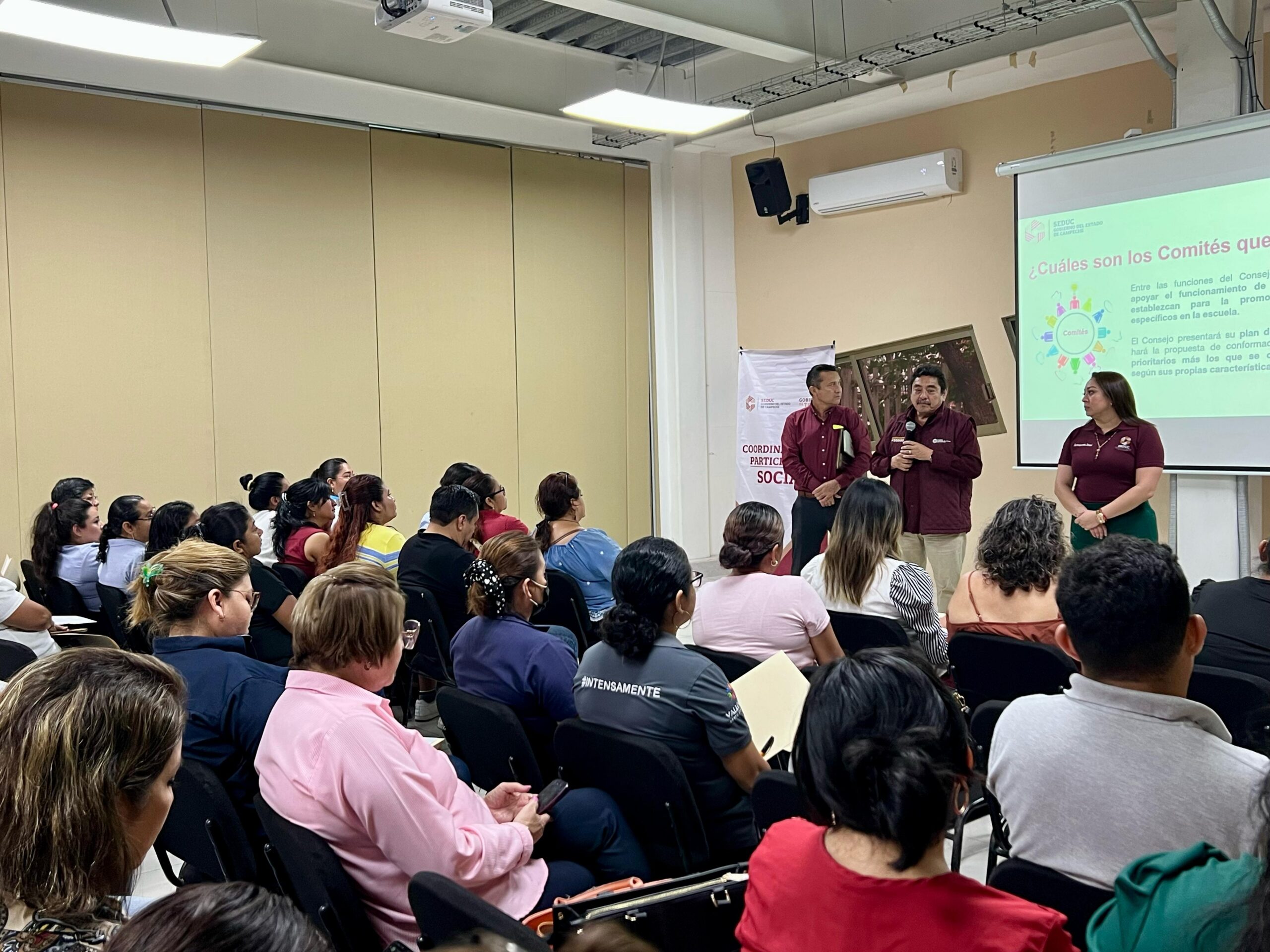 CAPACITAN A CONSEJOS DE PARTICIPACIÓN ESCOLAR DEL MUNICIPIO DE CAMPECHE