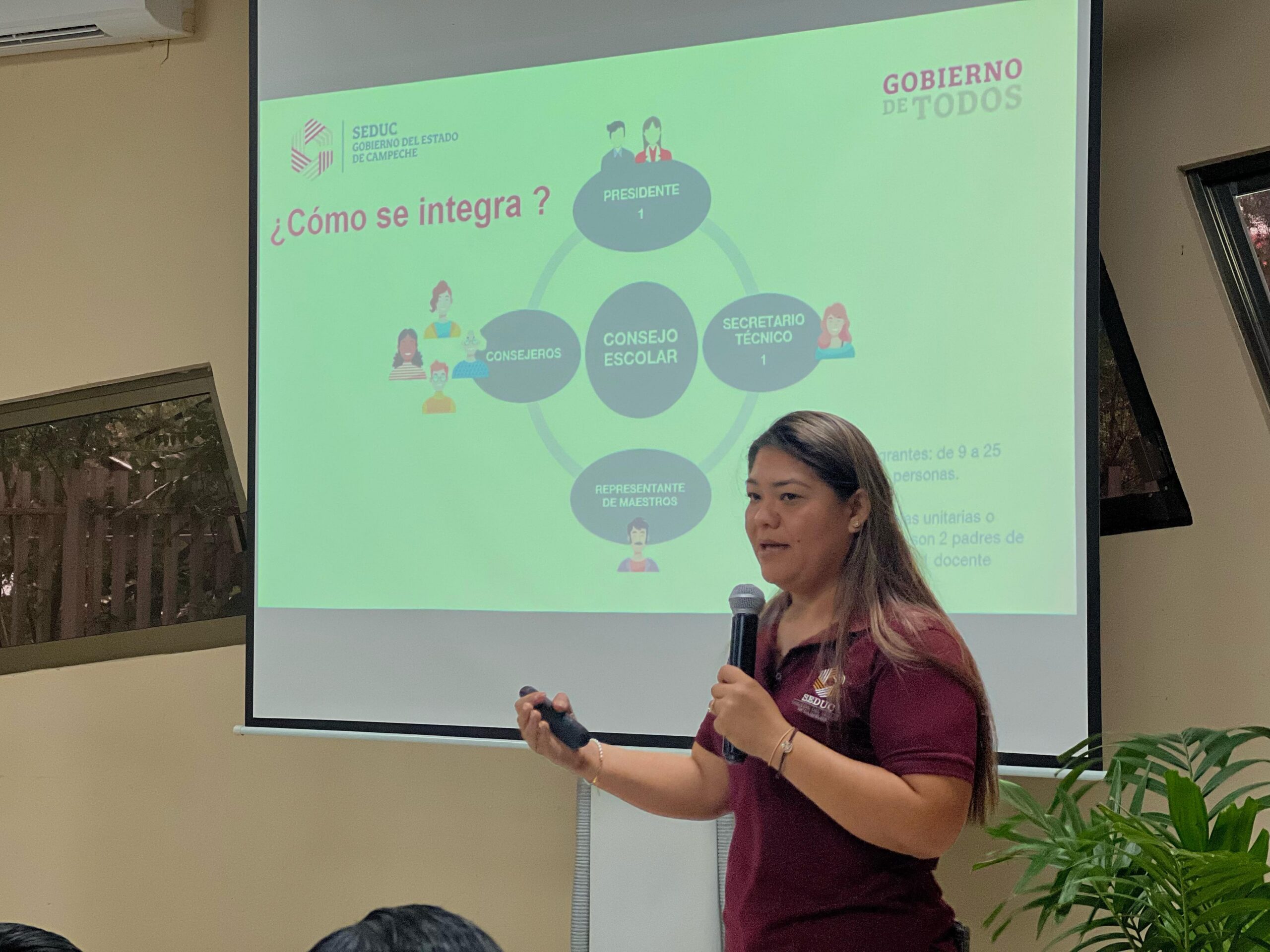 CAPACITAN A CONSEJOS DE PARTICIPACIÓN ESCOLAR DEL MUNICIPIO DE CAMPECHE