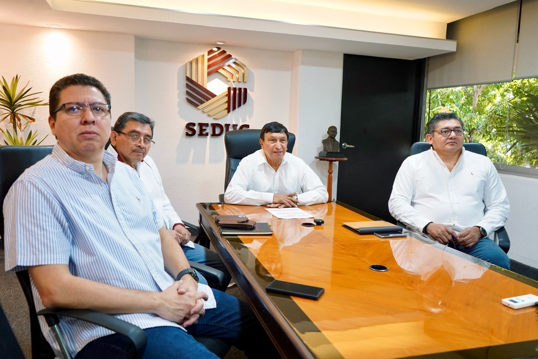 CAPACITAN A DOCENTES DE EDUCACIÓN FÍSICA PARA LA PROMOCIÓN DEL FUTBOL EN ESCUELAS DEL ESTADO