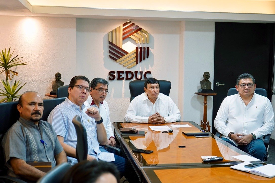 CAPACITAN A DOCENTES DE EDUCACIÓN FÍSICA PARA LA PROMOCIÓN DEL FUTBOL EN ESCUELAS DEL ESTADO