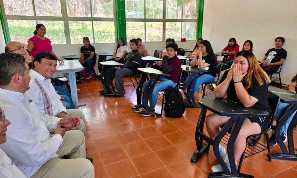 RECORRE SECRETARIO DE EDUCACIÓN, VÍCTOR MANUEL SARMIENTO MALDONADO, EL CBTA NÚMERO 15