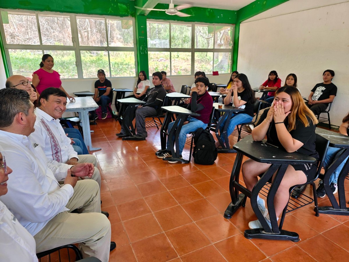 RECORRE SECRETARIO DE EDUCACIÓN, VÍCTOR MANUEL SARMIENTO MALDONADO, EL CBTA NÚMERO 15