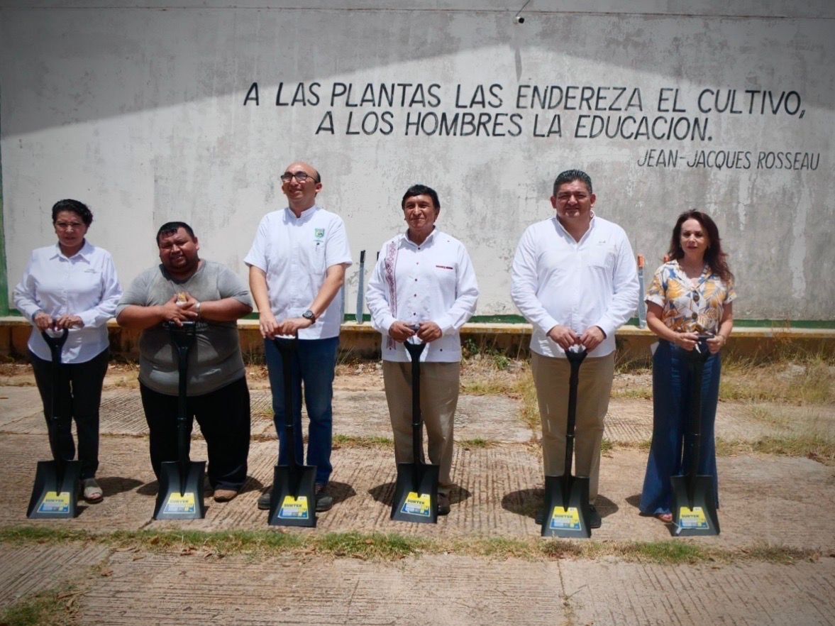 RECORRE SECRETARIO DE EDUCACIÓN, VÍCTOR MANUEL SARMIENTO MALDONADO, EL CBTA NÚMERO 15