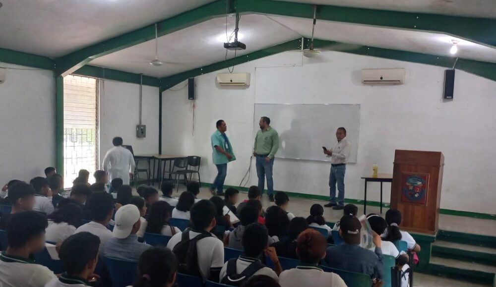 ORIENTAN SOBRE SALUD MENTAL A JÓVENES DE CANDELARIA Y ESCÁRCEGA