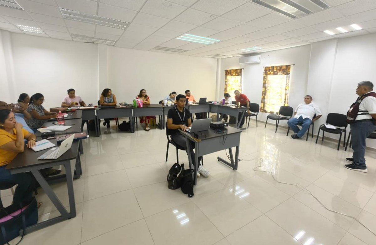 PREPARA EL CEMER A DIRECTORES DE ESCUELAS PARA PREVENIR ENFERMEDAD DE MANO, PIE Y BOCA