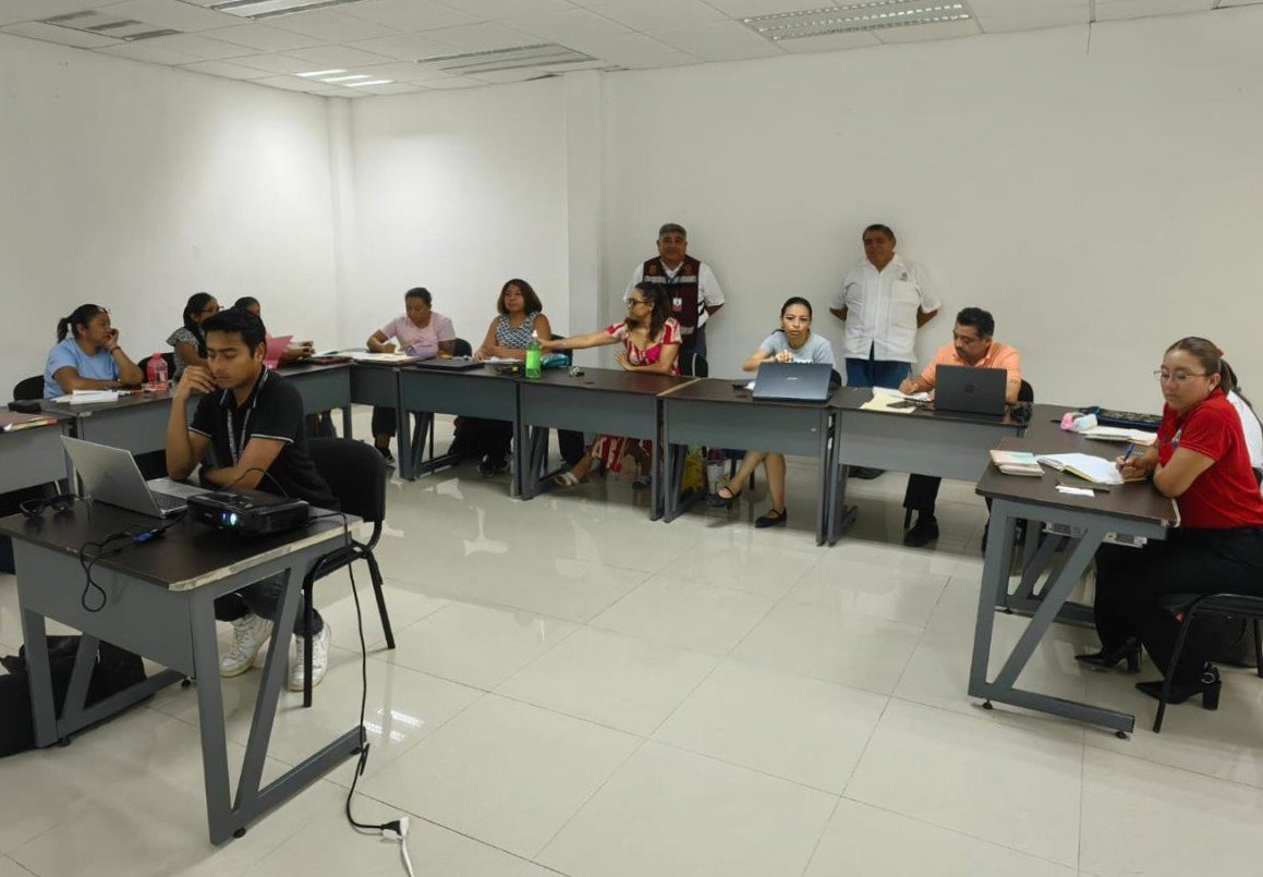 PREPARA EL CEMER A DIRECTORES DE ESCUELAS PARA PREVENIR ENFERMEDAD DE MANO, PIE Y BOCA