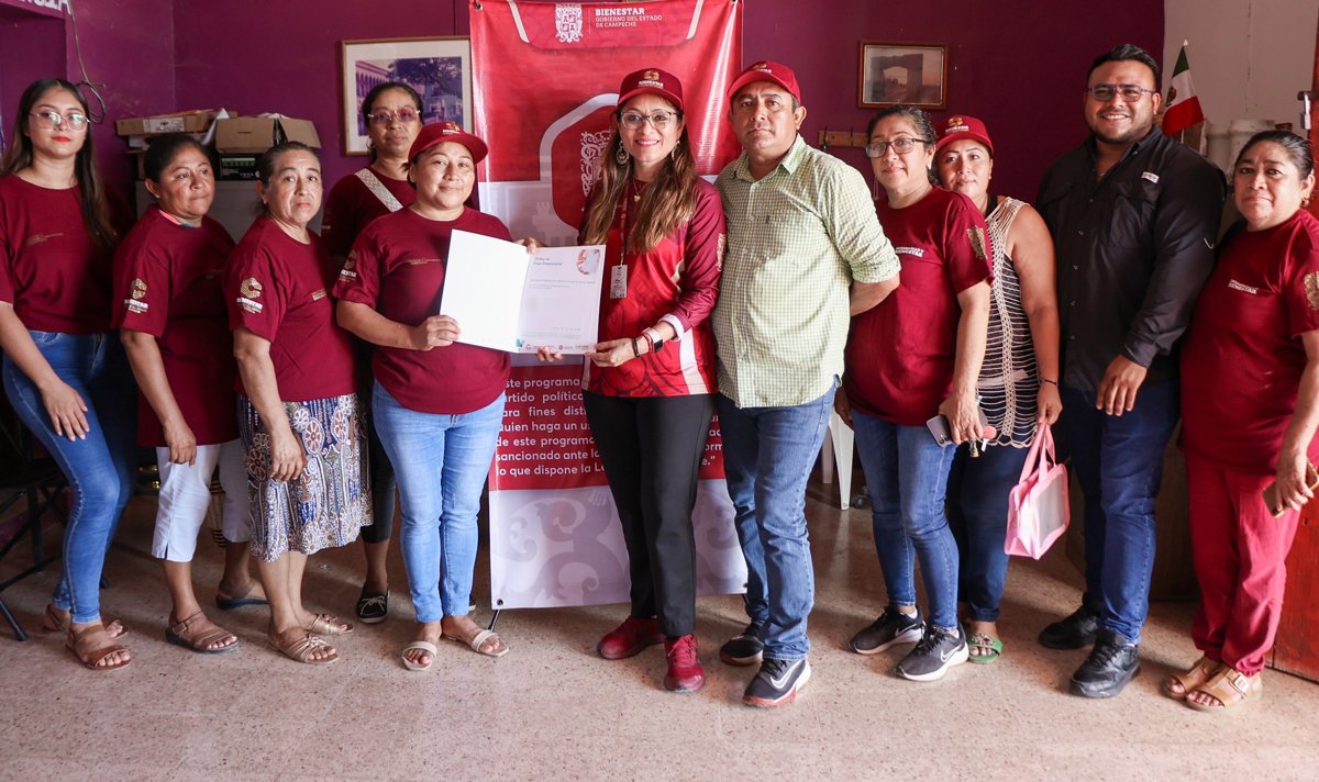 BIENESTAR ENTREGA ÓRDENES DE PAGO PARA REHABILITAR ESPACIOS PÚBLICOS EN LOCALIDADES DE CAMPECHE