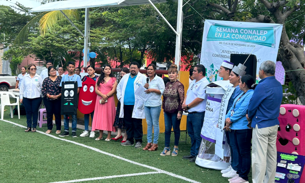 ALUMNOS DEL PLANTEL CIUDAD DEL CARMEN BRINDAN APOYO EN COLONIA SANTA ROSALÍA