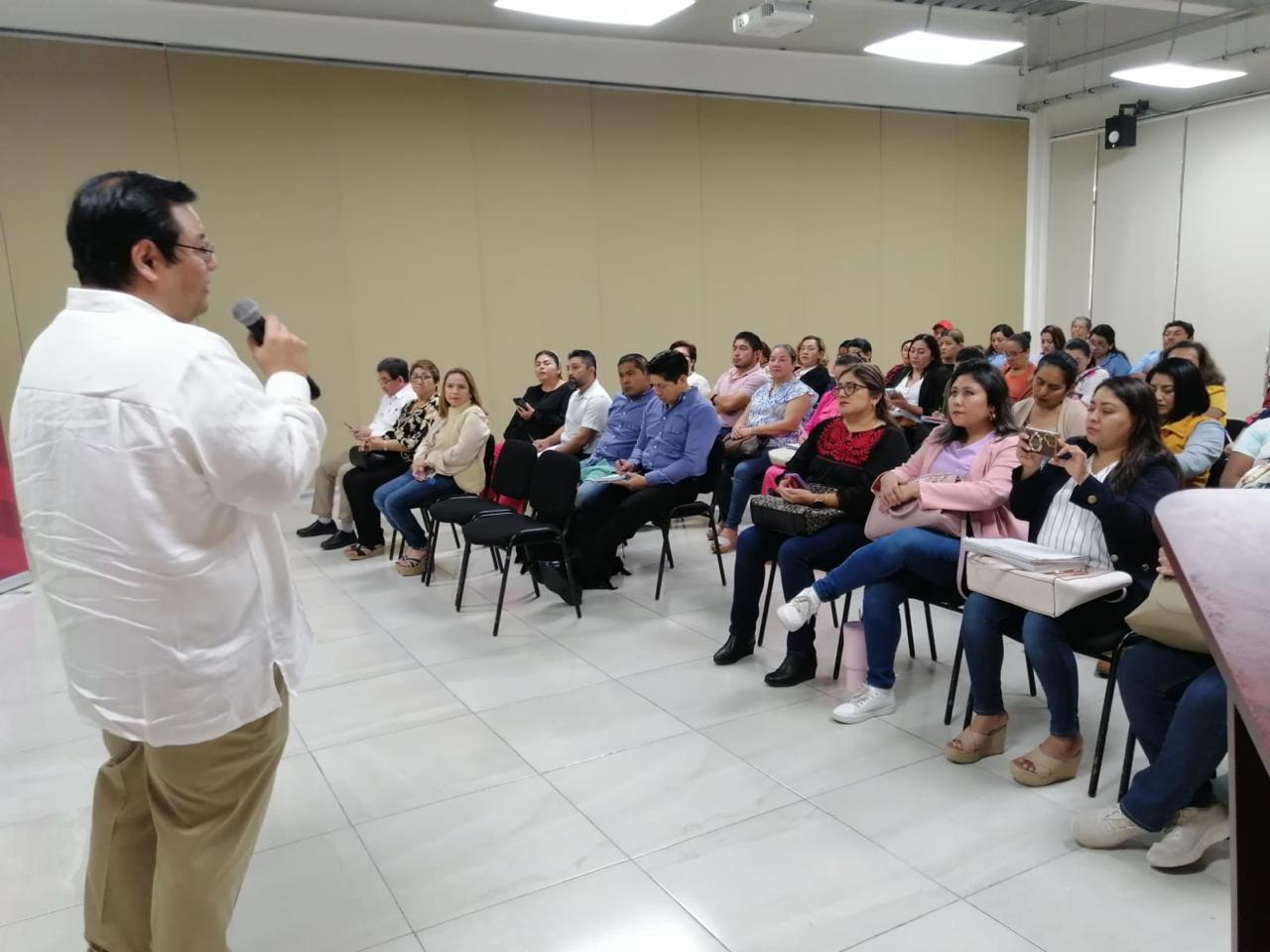 IMPARTEN CONFERENCIA EN APOYO AL BIENESTAR EMOCIONAL Y FÍSICO DE CUIDADORES DE PERSONAS CON DISCAPACIDAD