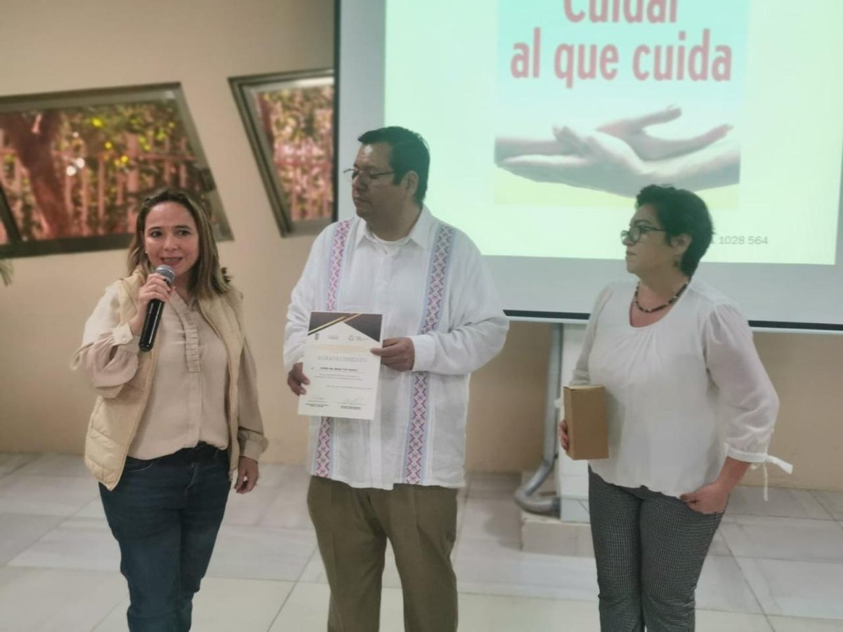 IMPARTEN CONFERENCIA EN APOYO AL BIENESTAR EMOCIONAL Y FÍSICO DE CUIDADORES DE PERSONAS CON DISCAPACIDAD