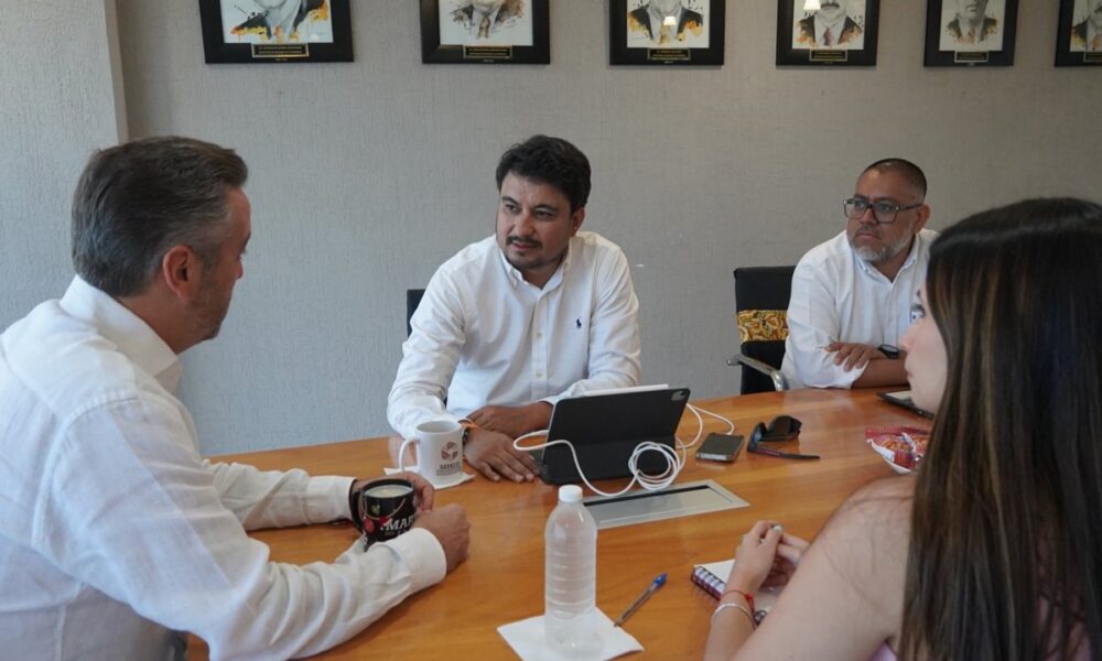REUNIÓN DE TRABAJO CON JOSÉ JUAN PABLO MUÑOZ, CÓNSUL GENERAL DE GUATEMALA