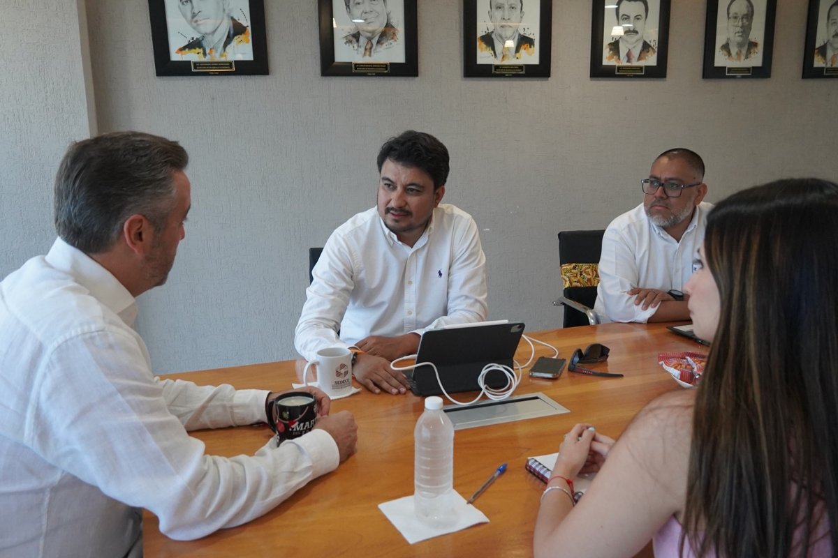 REUNIÓN DE TRABAJO CON JOSÉ JUAN PABLO MUÑOZ, CÓNSUL GENERAL DE GUATEMALA