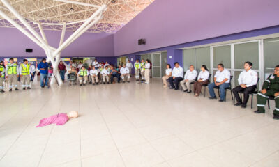 EGRESAN 14 TÉCNICOS PARÁMEDICOS