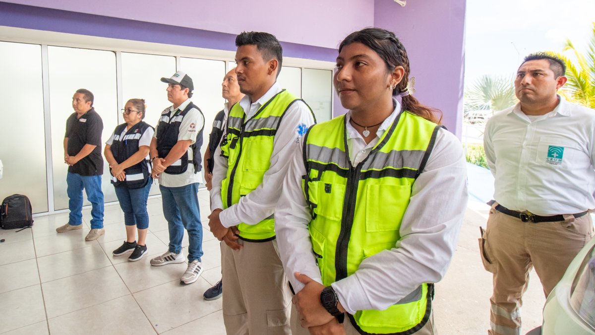EGRESAN 14 TÉCNICOS PARÁMEDICOS