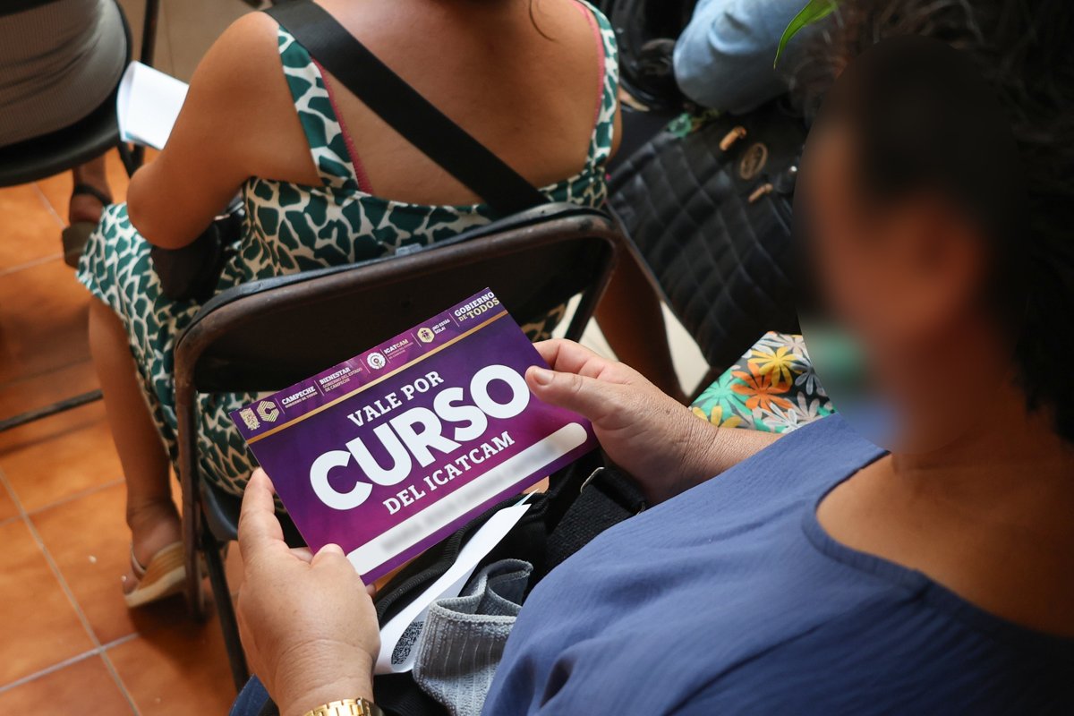 BIENESTAR ENTREGA APOYOS DEL PROGRAMA ¡NO ESTÁS SOLA! Y VALES PARA CAPACITACIÓN A MUJERES EN CAMPECHE