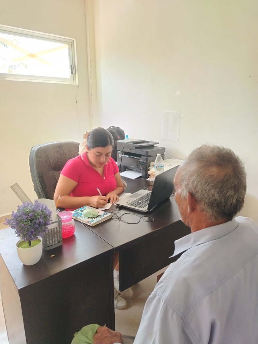 ADULTOS MAYORES EN CALAKMUL, SE ACERCAN AL INDAJUCAM A SOLICITAR TRÁMITES JURISDICCIONALES