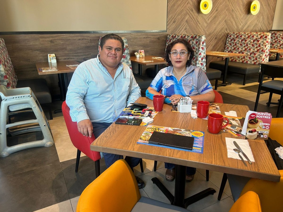 ÁREA DE VINCULACIÓN DEL ICAT PLANTEL CARMEN VISITA A LA PRESIDENTA DEL CANIRAC PARA TRATAR ASUNTOS DE RELEVANCIA EN BENEFICIO DE LA INDUSTRIA RESTAURANTERA