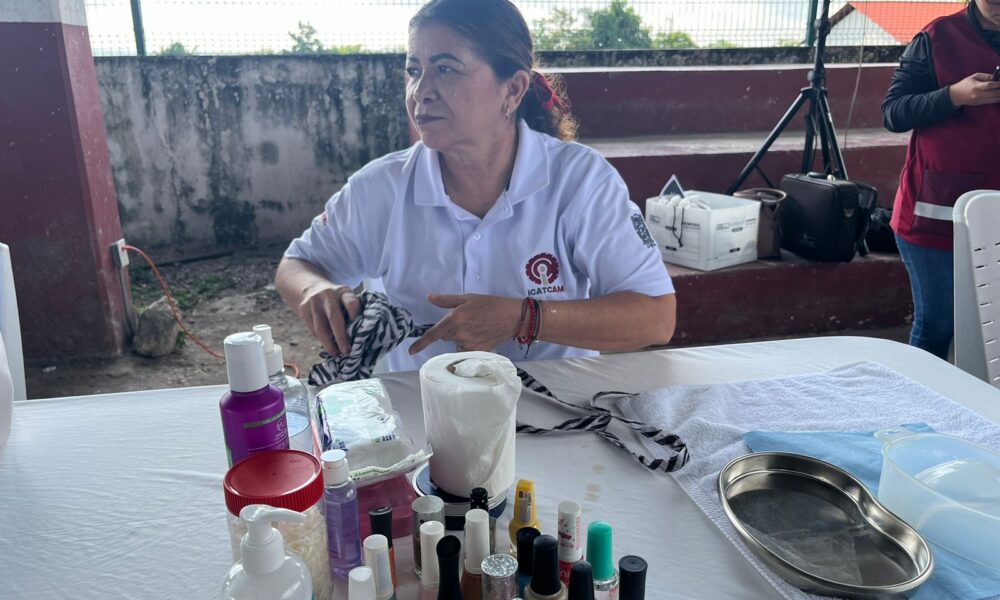 CENTENARIO SE BENEFICIA DE SERVICIOS COMUNITARIOS QUE BRINDA EL ICAT 03 EN CARAVANA DE SERVICIOS DEL H. AYUNTAMIENTO DE ESCÁRCEGA
