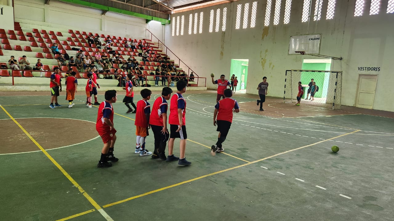 EXITOSA COPA ESCOLAR DE HANDBALL