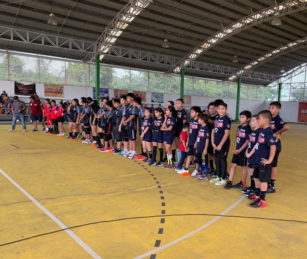 EXITOSA COPA ESCOLAR DE HANDBALL