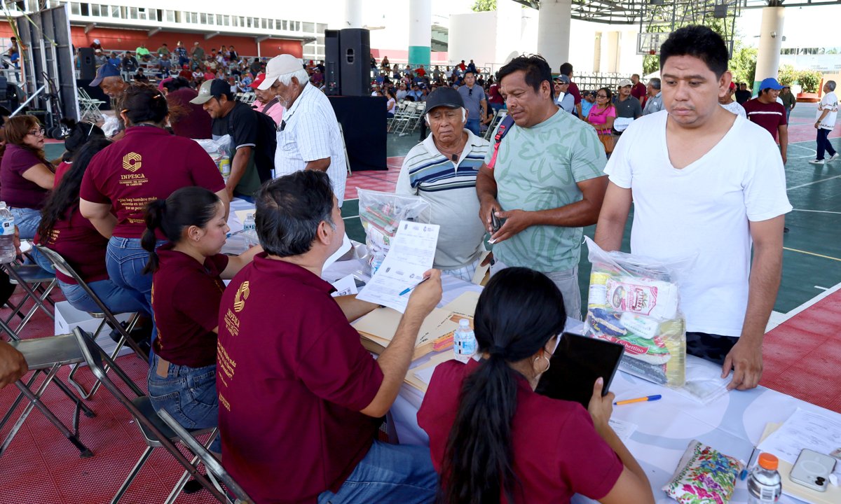 GOBIERNO DE CAMPECHE ENTREGA APOYOS POR VEDA Y BAJA CAPTURA 2025 A PESCADORAS Y PESCADORES DEL MUNICIPIO DE CAMPECHE
