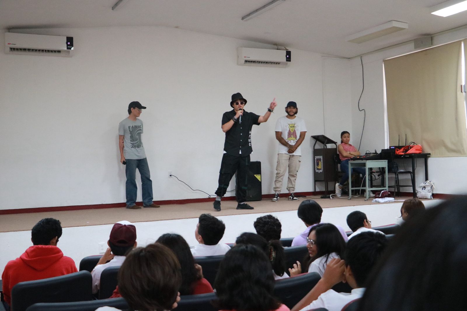 PRESENTA INJUCAM DE LA CALLE A TU ESCUELA