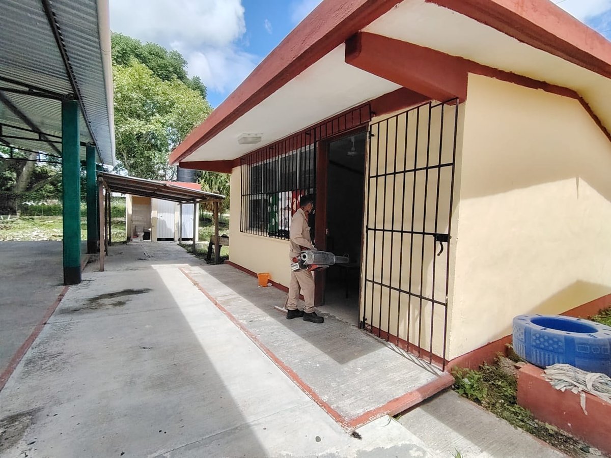 NEBULIZAN COMUNIDADES PARA ERRADICAR AL MOSQUITO TRANSMISOR DEL DENGUE