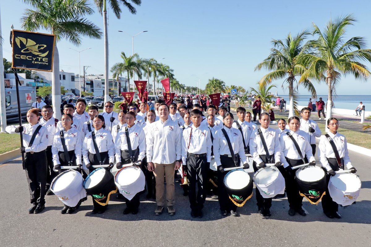 CECYTEC SE SUMA CON FERVOR CÍVICO AL DESFILE POR LA REVOLUCIÓN MEXICANA