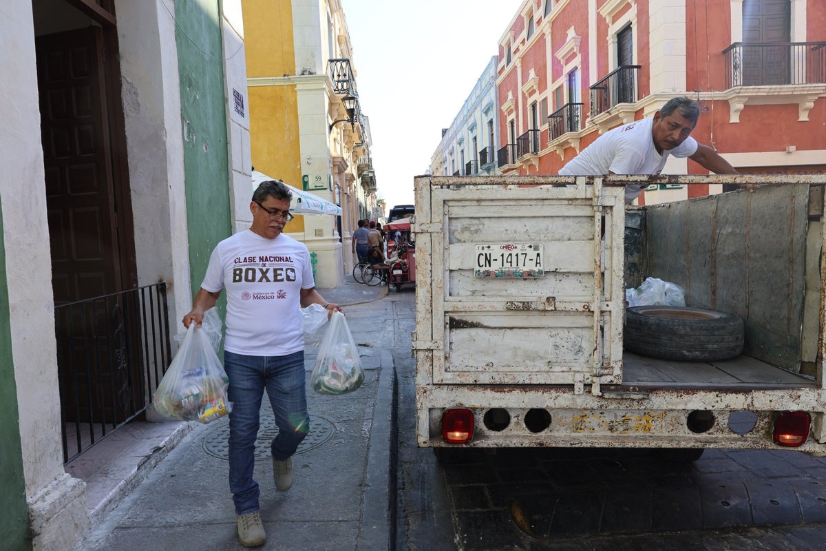 BIENESTAR ENTREGA APOYOS A FAMILIAS DE SAN AGUSTÍN OLA