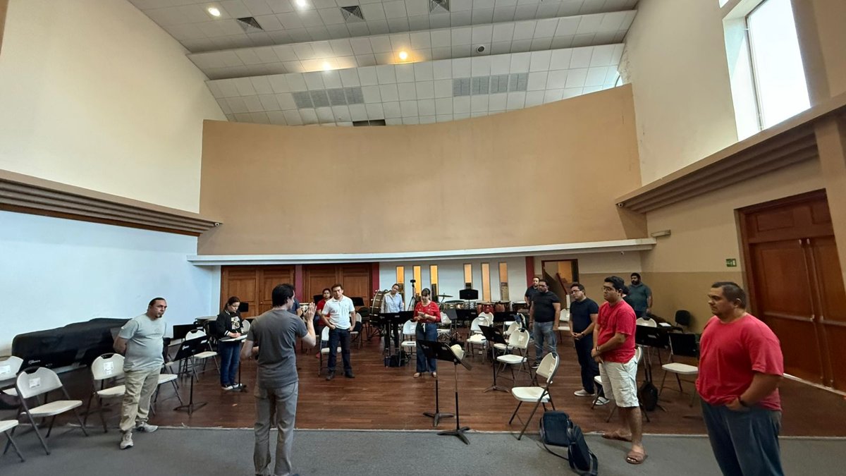 DAVID PÉREZ OLMEDO IMPARTE TALLER DE DIRECCIÓN ORQUESTAL