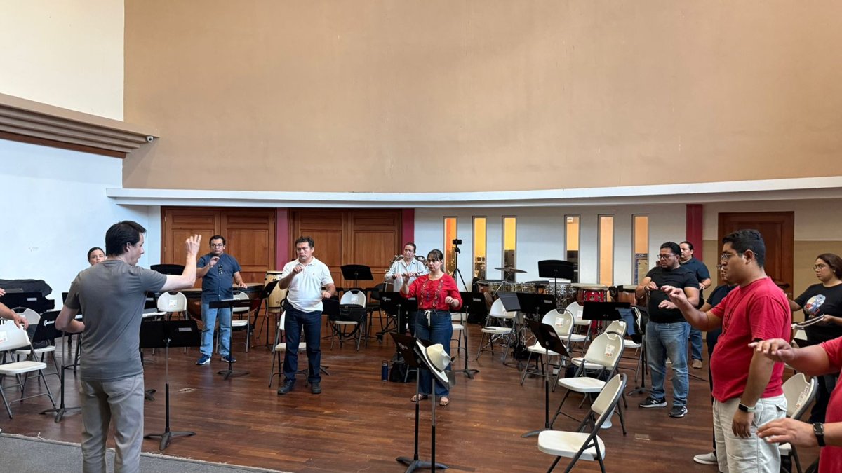 DAVID PÉREZ OLMEDO IMPARTE TALLER DE DIRECCIÓN ORQUESTAL